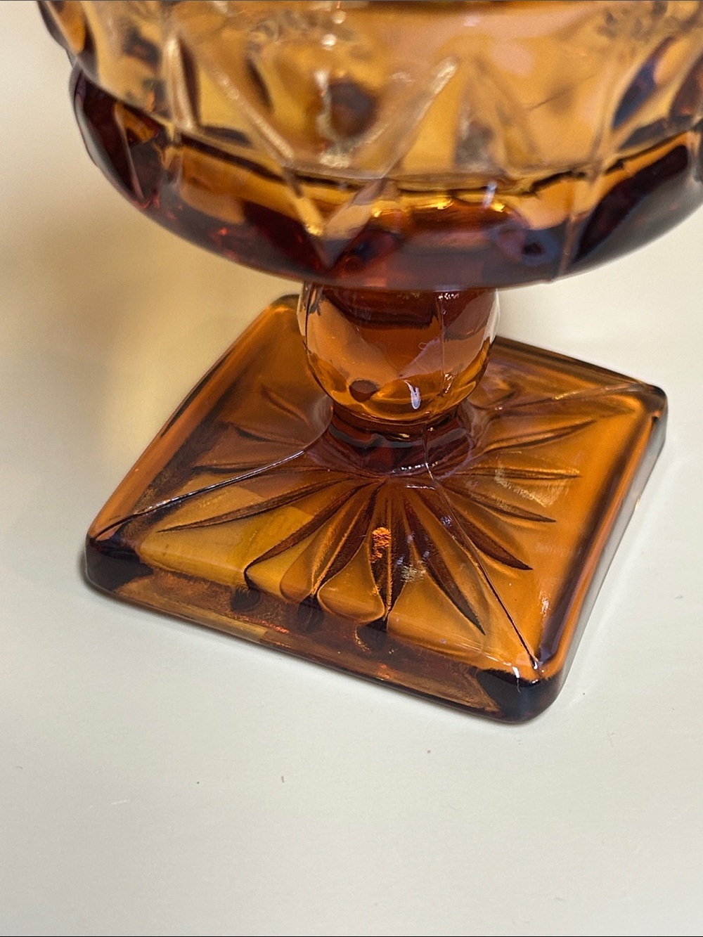 Vintage amber Indiana Glass Park Lane goblets / wine glasses, a set of 4 - Picture 6 of 9